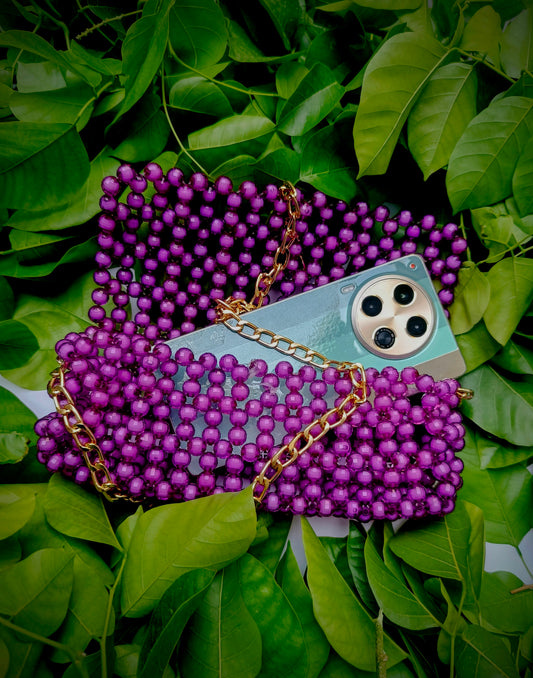 Long chain pearl clutch